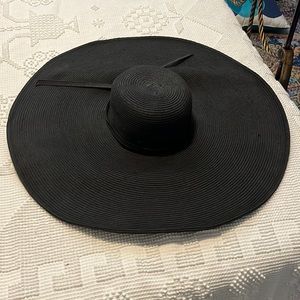 Pinup Girl Clothing Shaded and Chic black hat